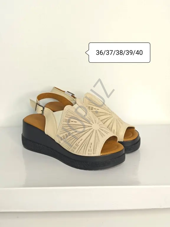 новые кожаные босоножки