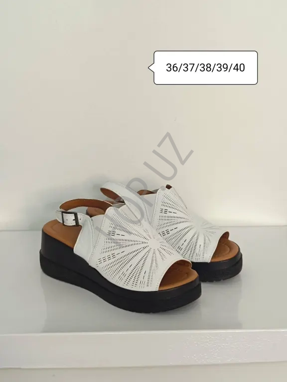 новые кожаные босоножки