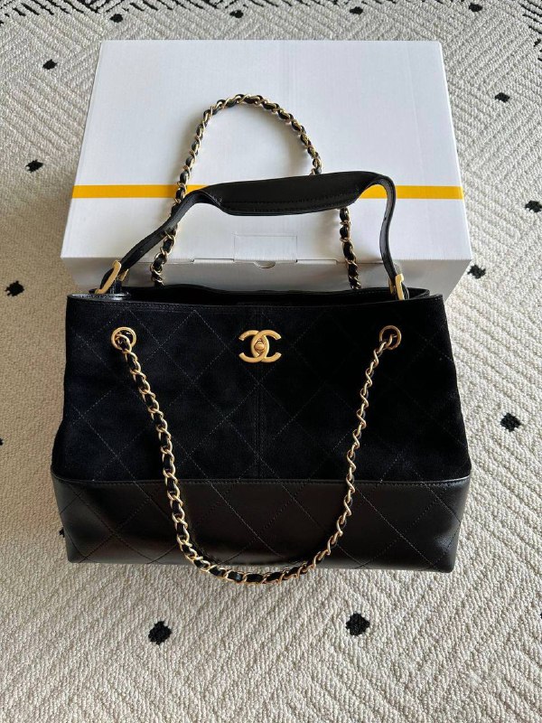 Сумочка от Chanel