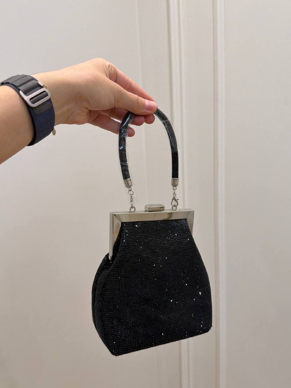 Вечерняя сумка, которая притягивает взгляды