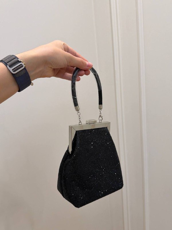 Вечерняя сумка, которая притягивает взгляды