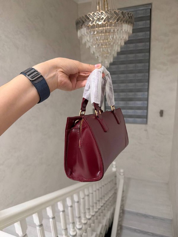 Сумка от Charles & Keith