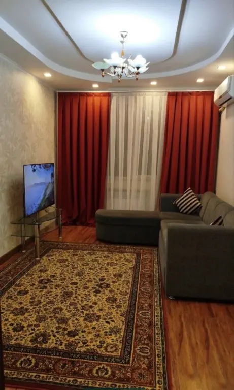 Феруза ориентир Шукррна кафе. 3в2/1/4 65м²