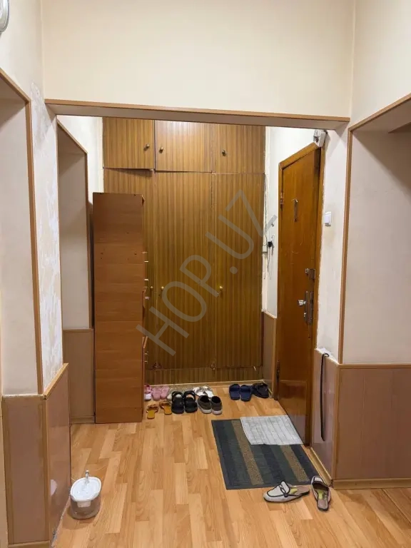 Садыка Азимова 3в4/9/9 75м².