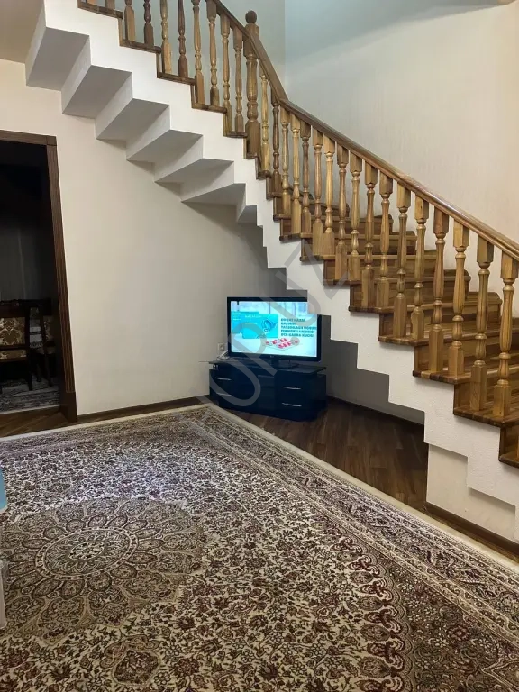 Юнусабадский район. Бадомзар ул.Богишамол. Продается Дом 2 - уровня. 156м².