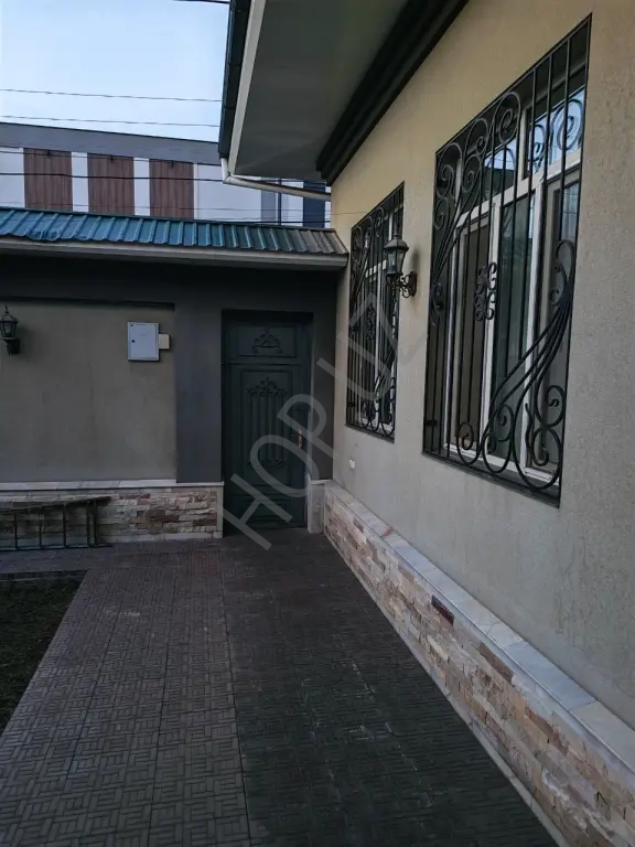 Юнусабадский район. Бадомзар ул.Богишамол. Продается Дом 2 - уровня. 156м².