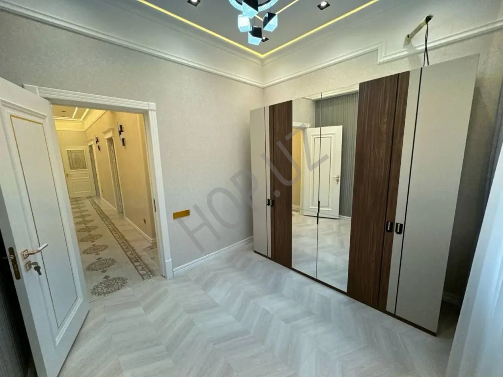 Аренда. БИЙ Чайхона Салом. 91м² 3/5/8.