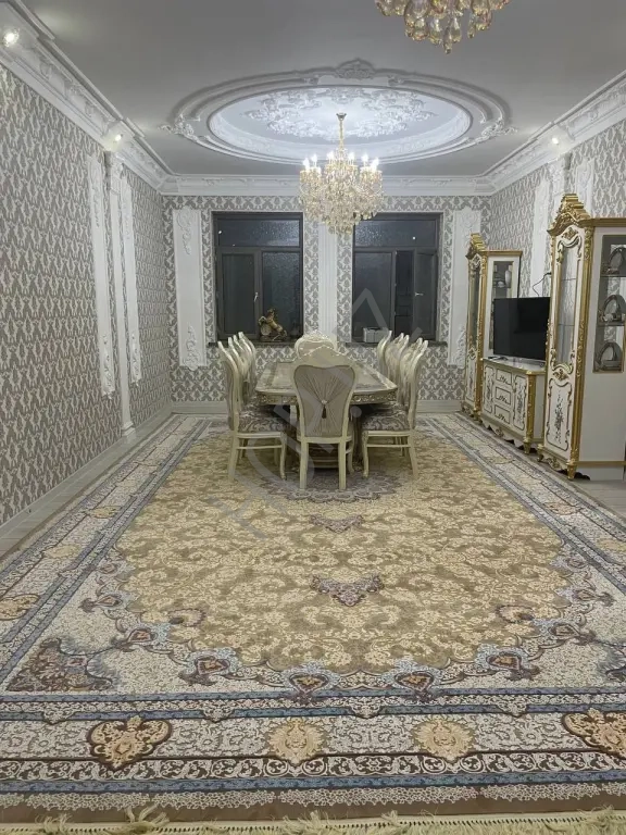 БИЙ ул.Зиёлилар. продается Дом. 2 уровня 350м²