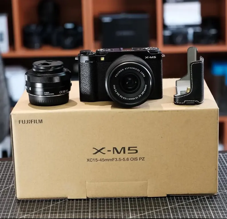 Новый комплект FUJIFILM X-M5 + XC15-45mm (черный)