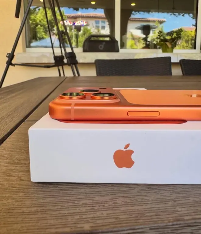 Новый Apple iPhone 17 Pro Max — 256 ГБ — Cosmic Orange