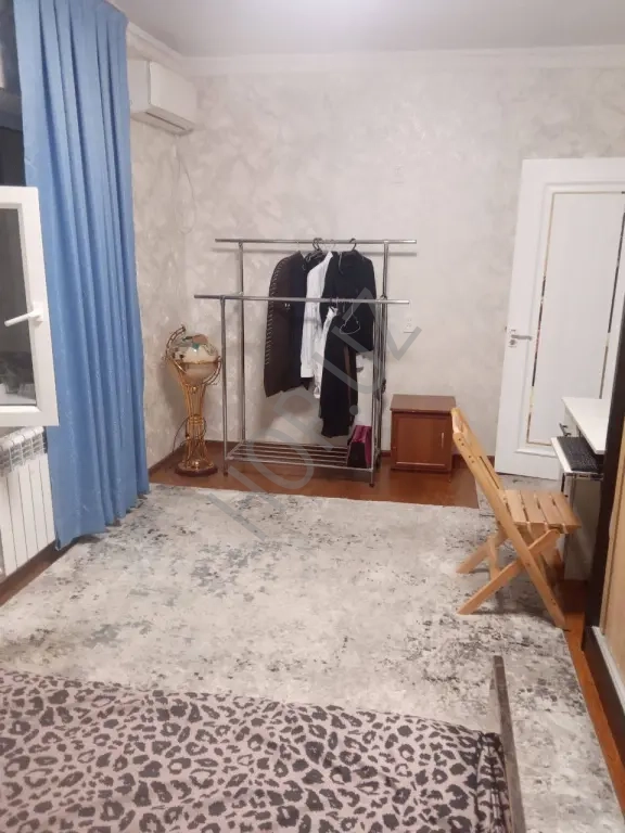 Ахмад Югнаки. 1-комнатная 3- этаж 39м²