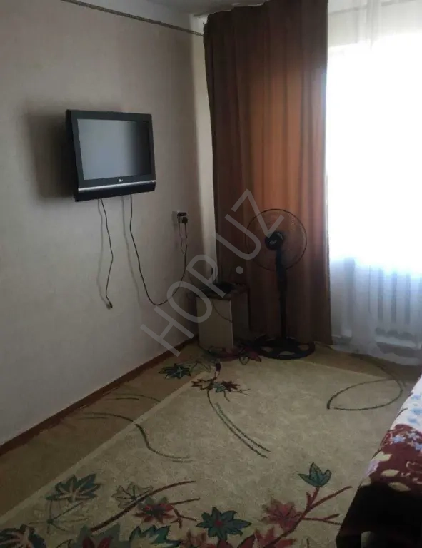 Мирзо Улугбекский р-он Ялангач.1/4/5 28м² Кирпич