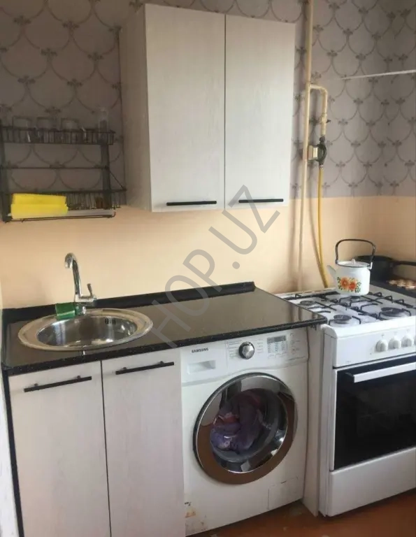 Мирзо Улугбекский р-он Ялангач.1/4/5 28м² Кирпич