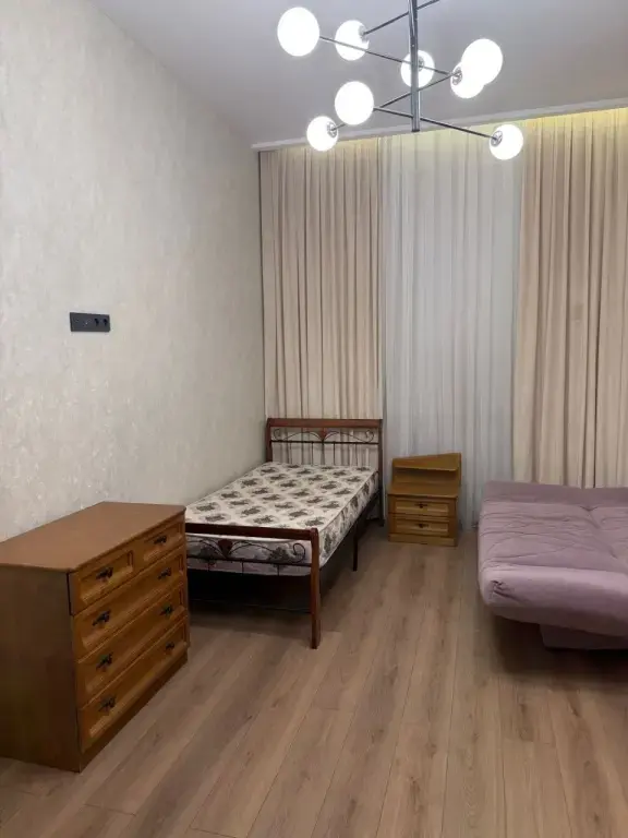 Shota Rustaveli ko‘chasida 3 xonali kvartira ijaraga, 75 m², 3/4