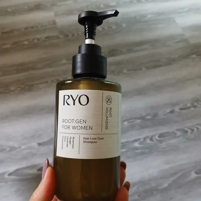 Женский шампунь Ryo Root:Gen из Кореи