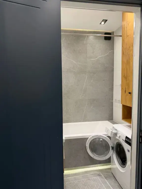 Shota Rustaveli ko‘chasida 3 xonali kvartira ijaraga, 75 m², 3/4