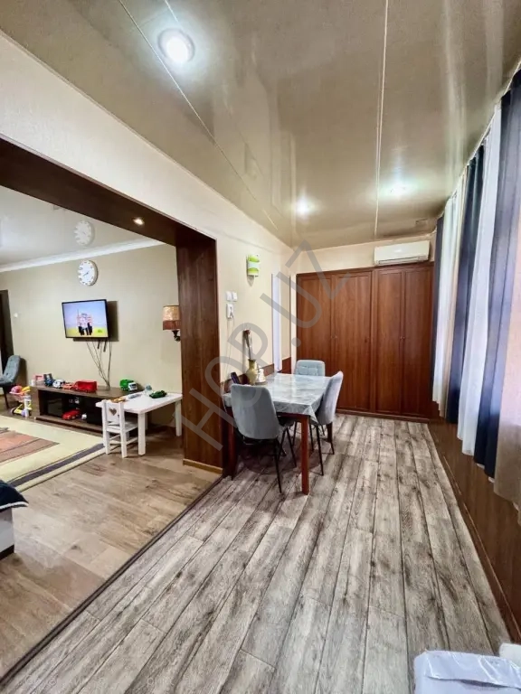 Ялангач Эко базар. 3/2/4 67м²