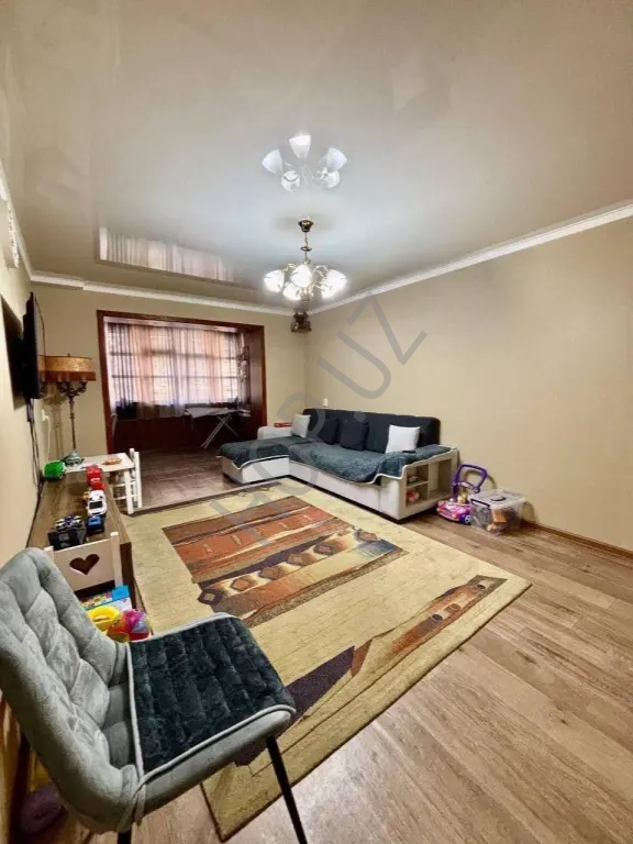 Ялангач Эко базар. 3/2/4 67м²